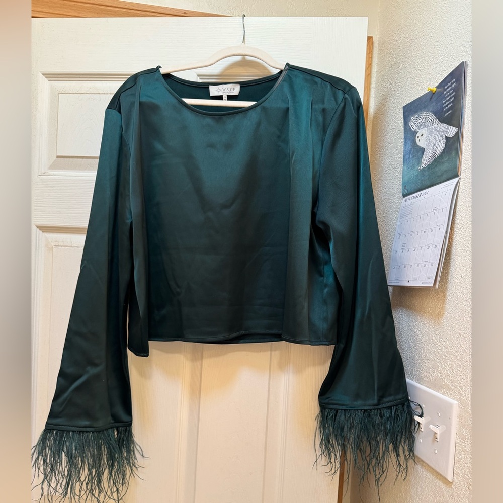 Wayf dark green blouse with feathery fringe size XL brand new!